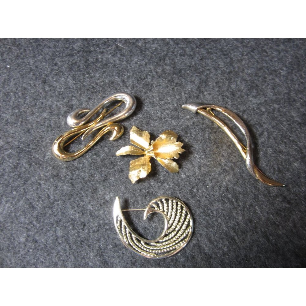 Brooches 4 vintage Set 5
